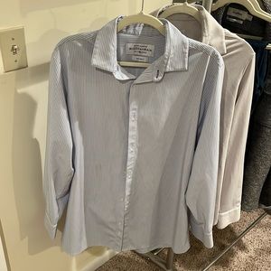 Mizzen + Main Leeward Collection. Size L. Trim fit.